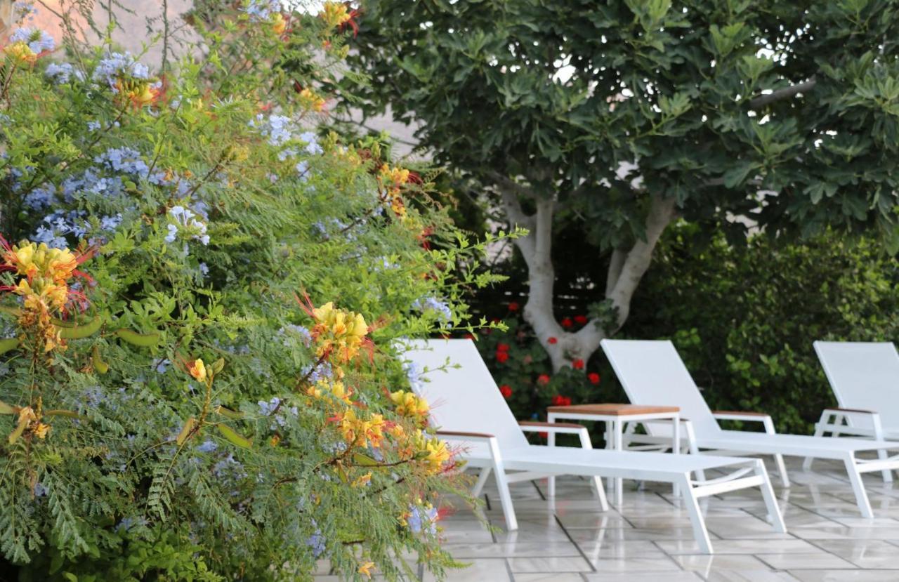 Spiros & Hiroko - Adults Only Perissa (Santorini)