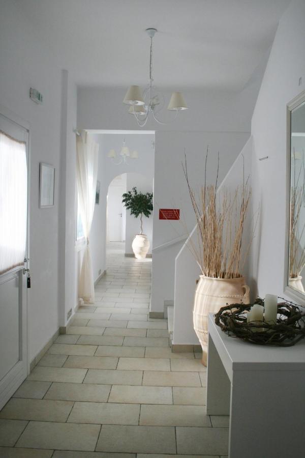 Spiros & Hiroko - Adults Only Perissa (Santorini)